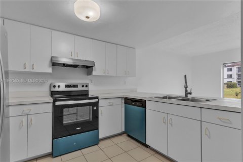 Adosado en alquiler en Miami, Florida, 3 dormitorios, 136.57 m2 № 2003662 - foto 12