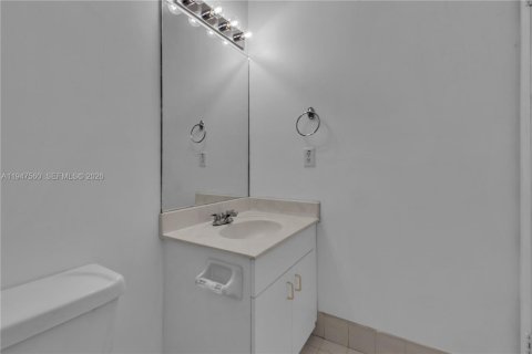 Adosado en alquiler en Miami, Florida, 3 dormitorios, 136.57 m2 № 2003662 - foto 26