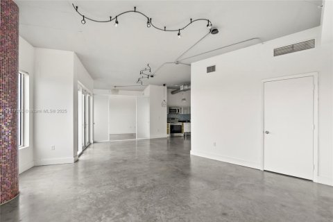 Copropriété à vendre à Miami, Floride: 2 chambres, 93.74 m2 № 1980691 - photo 9