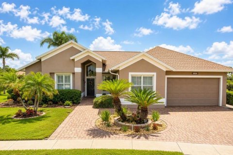 House in Orlando, Florida 5 bedrooms, 228.73 sq.m. № 2351584
