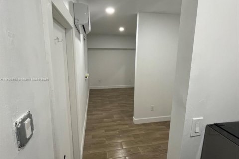 Immobilier commercial à louer à Plantation, Floride: 153.75 m2 № 1977263 - photo 14