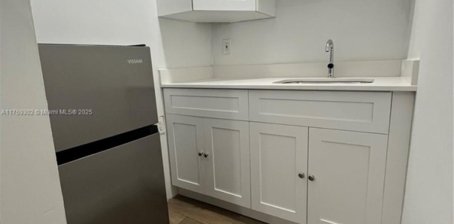 Immobilier commercial à Plantation, Floride 153.75 m2 № 1977263