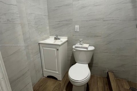 Immobilier commercial à louer à Plantation, Floride: 153.75 m2 № 1977263 - photo 11