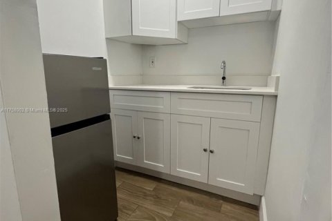 Immobilier commercial à louer à Plantation, Floride: 153.75 m2 № 1977263 - photo 4