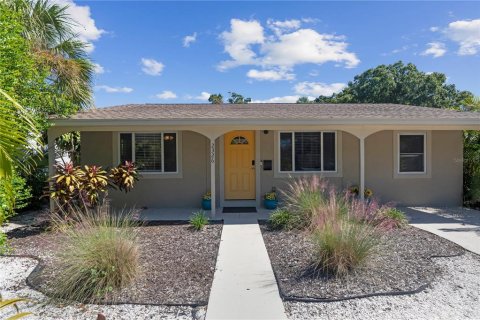 Villa ou maison à vendre à Saint Petersburg, Floride: 4 chambres, 115.94 m2 № 2431160 - photo 3