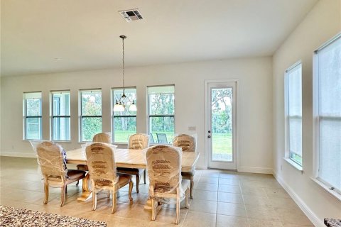 House in Winter Garden, Florida 4 bedrooms, 242.01 sq.m. № 1796231 - photo 14