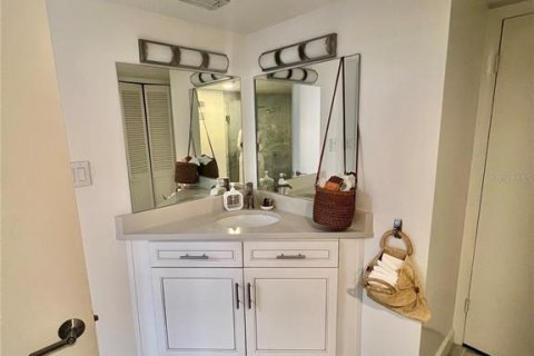 Condo in Orlando, Florida, 2 bedrooms  № 1629842 - photo 23