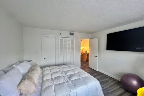 Condo in Orlando, Florida, 2 bedrooms  № 1629842 - photo 26