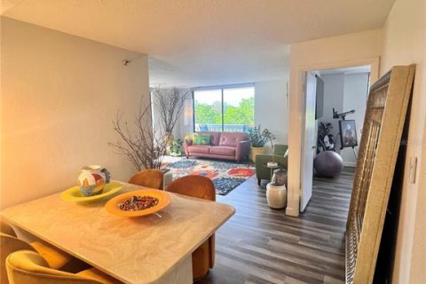 Condo in Orlando, Florida, 2 bedrooms  № 1629842 - photo 18