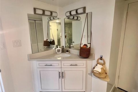 Condo in Orlando, Florida, 2 bedrooms  № 1629842 - photo 24