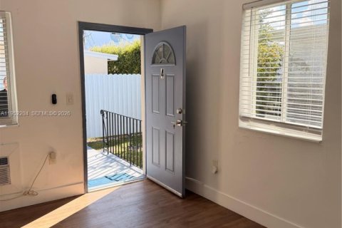 Apartment in Miami Beach, Florida 1 bedroom № 2006577 - photo 2