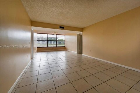 Copropriété à vendre à Davie, Floride: 2 chambres, 128.67 m2 № 1982914 - photo 4
