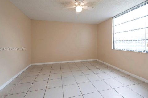 Copropriété à vendre à Davie, Floride: 2 chambres, 128.67 m2 № 1982914 - photo 5