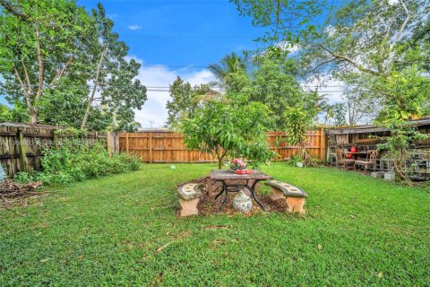 House in North Lauderdale, Florida 2 bedrooms, 88.72 sq.m. № 2011519 - photo 24