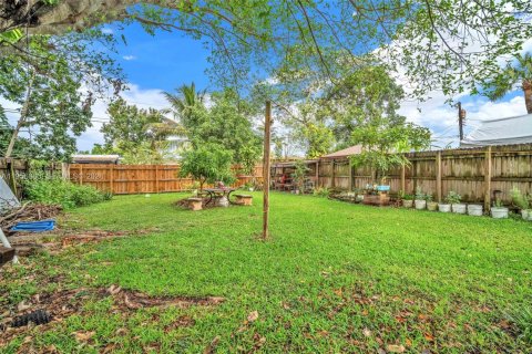 House in North Lauderdale, Florida 2 bedrooms, 88.72 sq.m. № 2011519 - photo 22