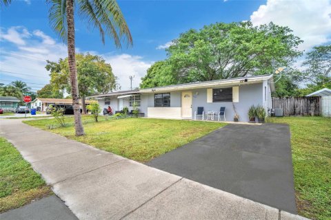 House in North Lauderdale, Florida 2 bedrooms, 88.72 sq.m. № 2011519 - photo 16