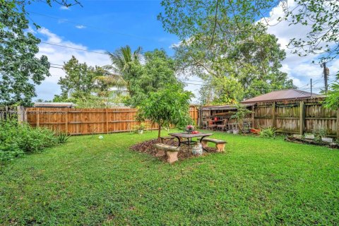 House in North Lauderdale, Florida 2 bedrooms, 88.72 sq.m. № 2011519 - photo 23