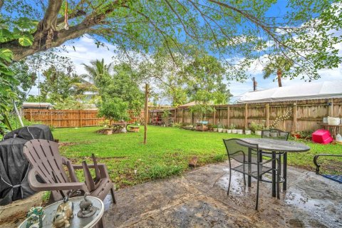 House in North Lauderdale, Florida 2 bedrooms, 88.72 sq.m. № 2011519 - photo 21