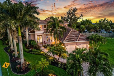 House in Sarasota, Florida 4 bedrooms, 368.17 sq.m. № 1580196 - photo 2