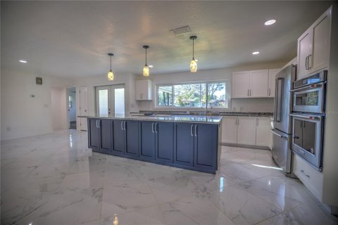 House in Dunedin, Florida 3 bedrooms, 144.56 sq.m. № 1447228 - photo 26