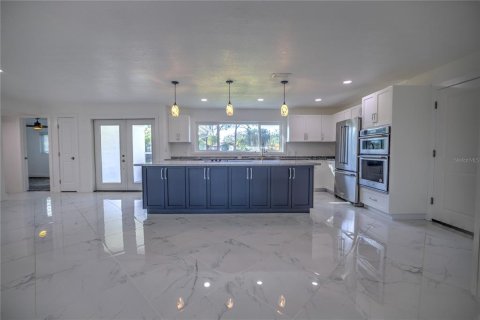 House in Dunedin, Florida 3 bedrooms, 144.56 sq.m. № 1447228 - photo 15