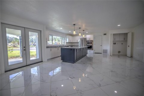 House in Dunedin, Florida 3 bedrooms, 144.56 sq.m. № 1447228 - photo 16