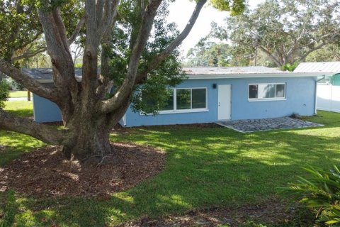 House in Dunedin, Florida 3 bedrooms, 144.56 sq.m. № 1447228 - photo 6