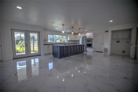 House in Dunedin, Florida 3 bedrooms, 144.56 sq.m. № 1447228 - photo 17