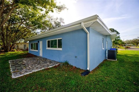 House in Dunedin, Florida 3 bedrooms, 144.56 sq.m. № 1447228 - photo 7