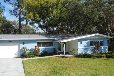 House in Dunedin, Florida 3 bedrooms, 144.56 sq.m. № 1447228 - photo 4