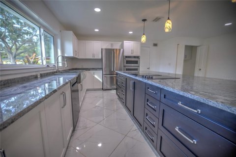 House in Dunedin, Florida 3 bedrooms, 144.56 sq.m. № 1447228 - photo 30