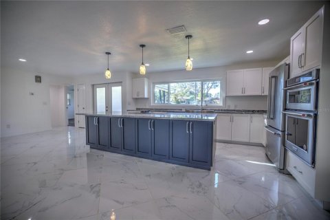 House in Dunedin, Florida 3 bedrooms, 144.56 sq.m. № 1447228 - photo 19