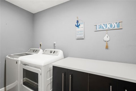 Condo in Sarasota, Florida, 2 bedrooms № 2111394 - photo 12