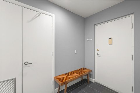 Condo in Sarasota, Florida, 2 bedrooms № 2111394 - photo 18