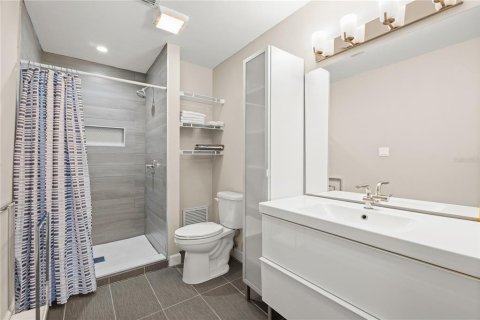 Condo in Sarasota, Florida, 2 bedrooms № 2111394 - photo 16