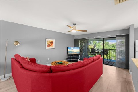 Condo in Sarasota, Florida, 2 bedrooms № 2111394 - photo 4