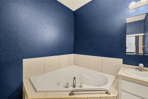 Casa en venta en Auburndale, Florida, 3 dormitorios, 168.71 m2 № 2410036 - foto 21