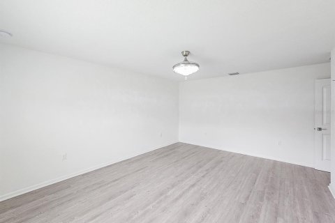 House in Palm Coast, Florida 3 bedrooms, 139.35 sq.m. № 1734521 - photo 13