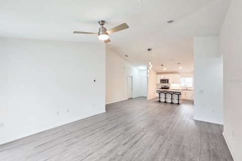 House in Palm Coast, Florida 3 bedrooms, 139.35 sq.m. № 1734521 - photo 2