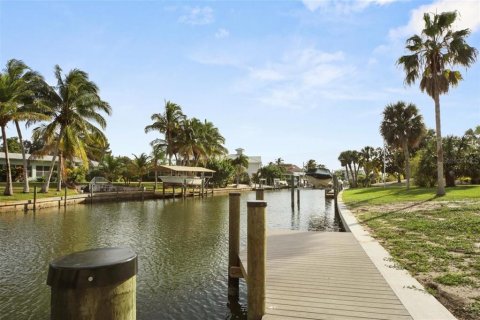 House in Placida, Florida 3 bedrooms, 168.8 sq.m. № 1139840 - photo 2