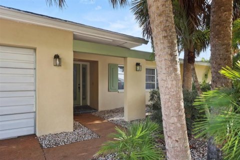 House in Placida, Florida 3 bedrooms, 168.8 sq.m. № 1139840 - photo 8