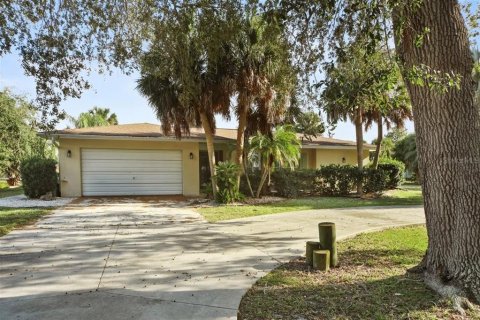 House in Placida, Florida 3 bedrooms, 168.8 sq.m. № 1139840 - photo 1