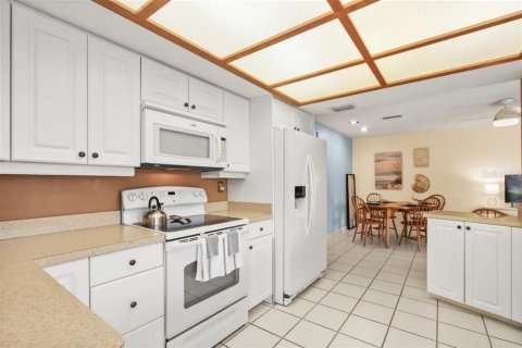 House in Placida, Florida 3 bedrooms, 168.8 sq.m. № 1139840 - photo 14
