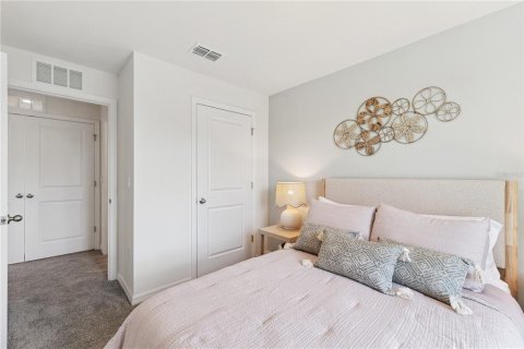 Townhouse in New Smyrna Beach, Florida 3 bedrooms, 135.92 sq.m. № 2204919 - photo 18