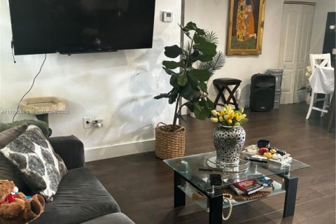 Casa en venta en Homestead, Florida, 3 dormitorios, 123.93 m2 № 1920838 - foto 3