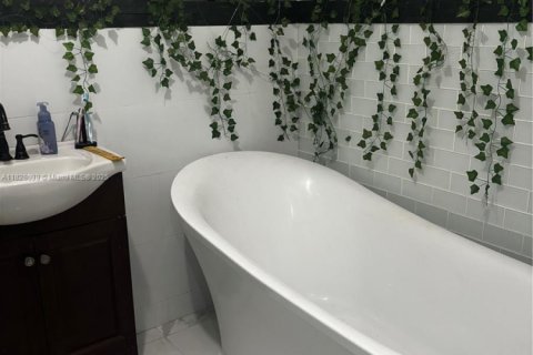 Casa en venta en Homestead, Florida, 3 dormitorios, 123.93 m2 № 1920838 - foto 10