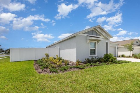 House in Lake Wales, Florida 3 bedrooms, 144.46 sq.m. № 1918070 - photo 3