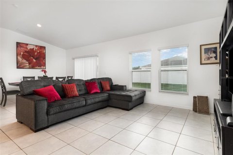 House in Lake Wales, Florida 3 bedrooms, 144.46 sq.m. № 1918070 - photo 13