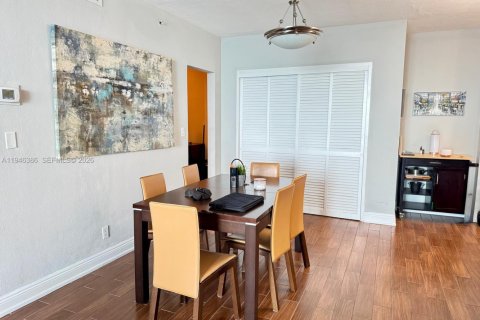 Снять в аренду кондоминиум в Холливуд, Флорида 1 спальня, 103.4м2, № 2004281 - фото 11