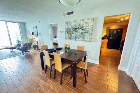 Снять в аренду кондоминиум в Холливуд, Флорида 1 спальня, 103.4м2, № 2004281 - фото 9